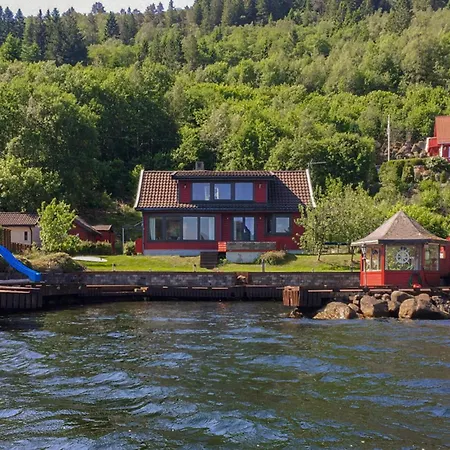 Vakantiehuis Stunning In With Sauna
