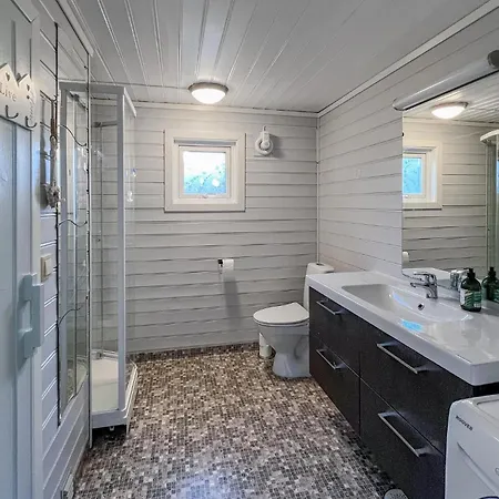 Vakantiehuis Stunning In With Sauna Farsund