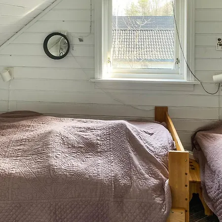 Vakantiehuis Stunning In With Sauna *